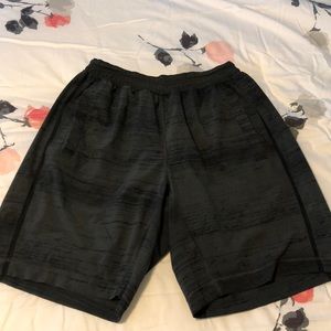 Men’s Pacebreaker Shorts - Size Medium